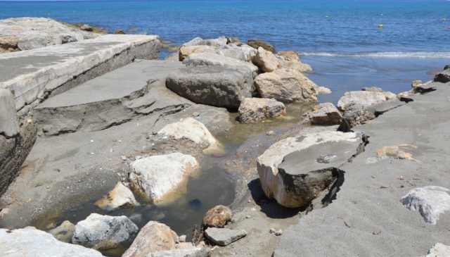 LO SVERSAMENTO FOGNARIO BROLESE RENDE LE ACQUE DEL MARE E L’AMBIENTE INQUINATI